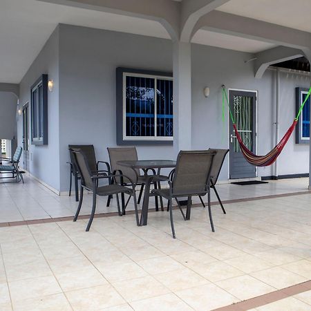 Sabajo Appartement Verhuur 帕拉马里博 外观 照片