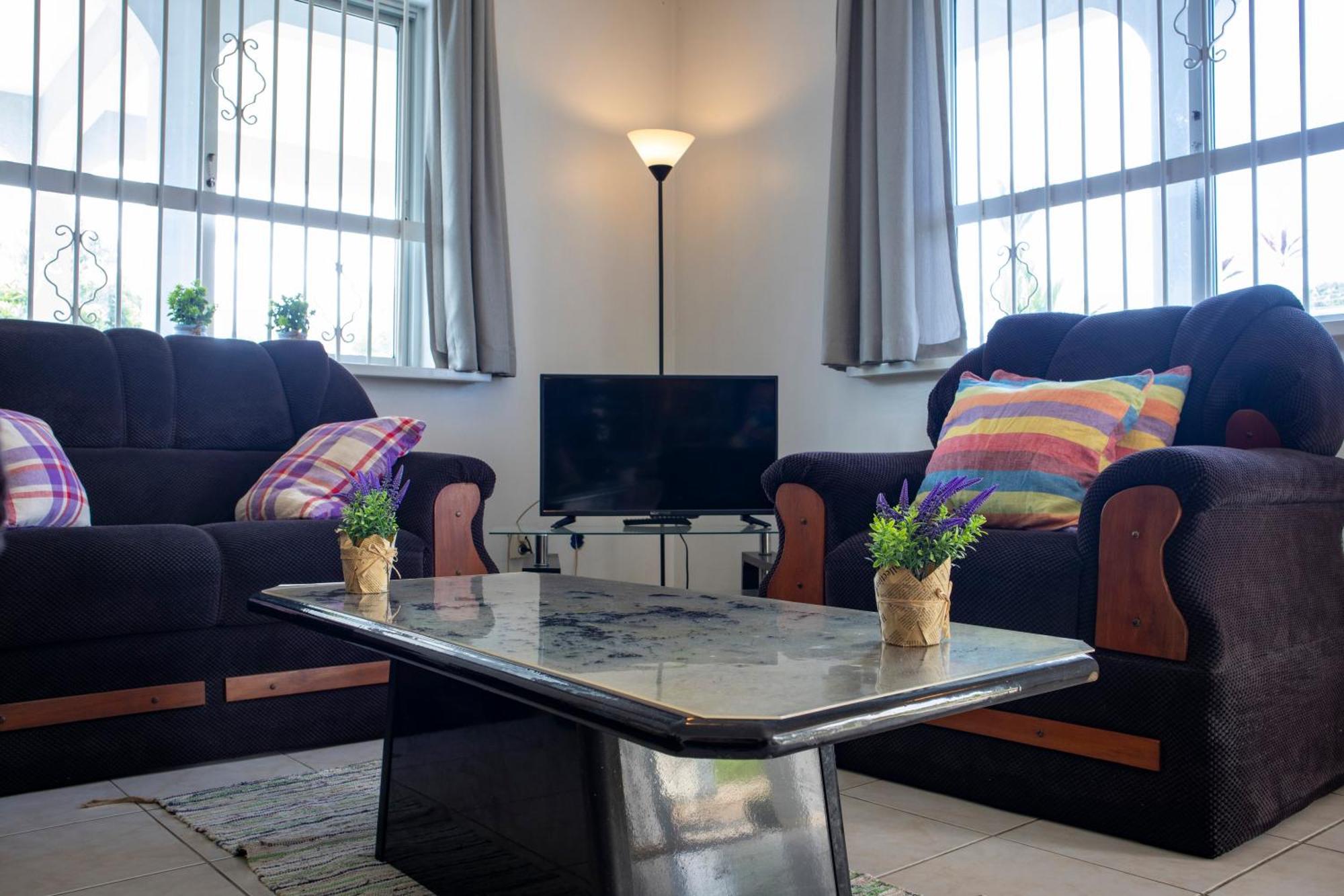 Sabajo Appartement Verhuur 帕拉马里博 外观 照片