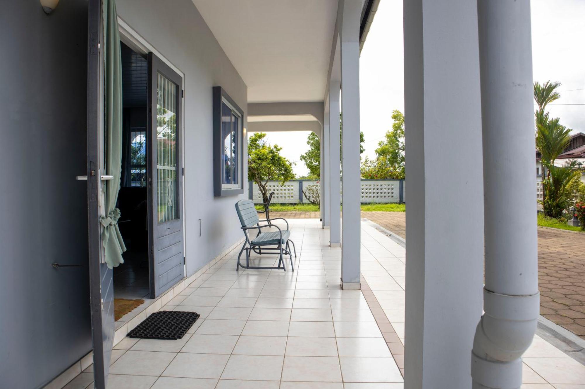 Sabajo Appartement Verhuur 帕拉马里博 外观 照片